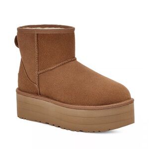 NEW UGG Cream Shearling Lined Footwear